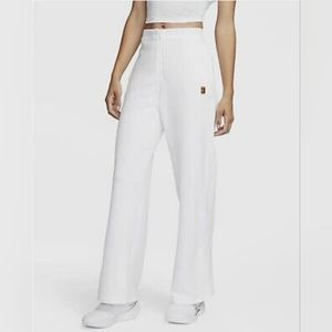 Nike pants women’s medium heritage tennis standard Fit white Wide leg Zip Ankle